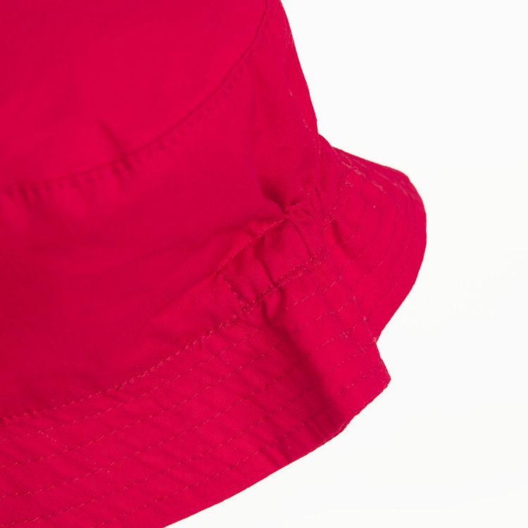 כובע טמבל אדום עם הדפס סרטן וצבתות של סרטן