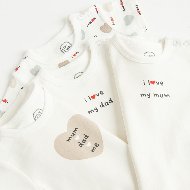 מארז בגדי גוף שרוול קצר 4 יח׳ - לבן עם כיתוב ׳love mom and dad׳