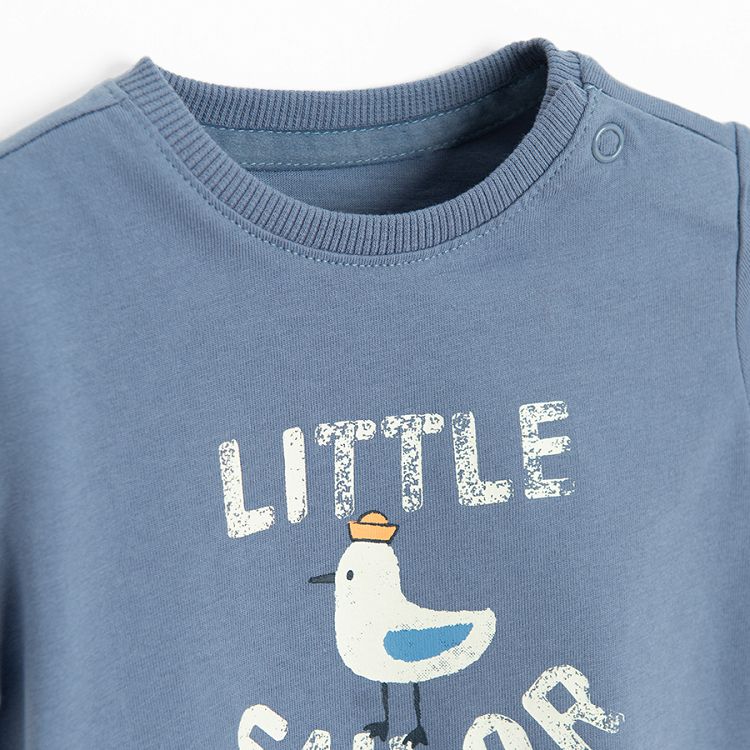 חולצת טי מפוספסת עם הדפס 'Little Sailor'