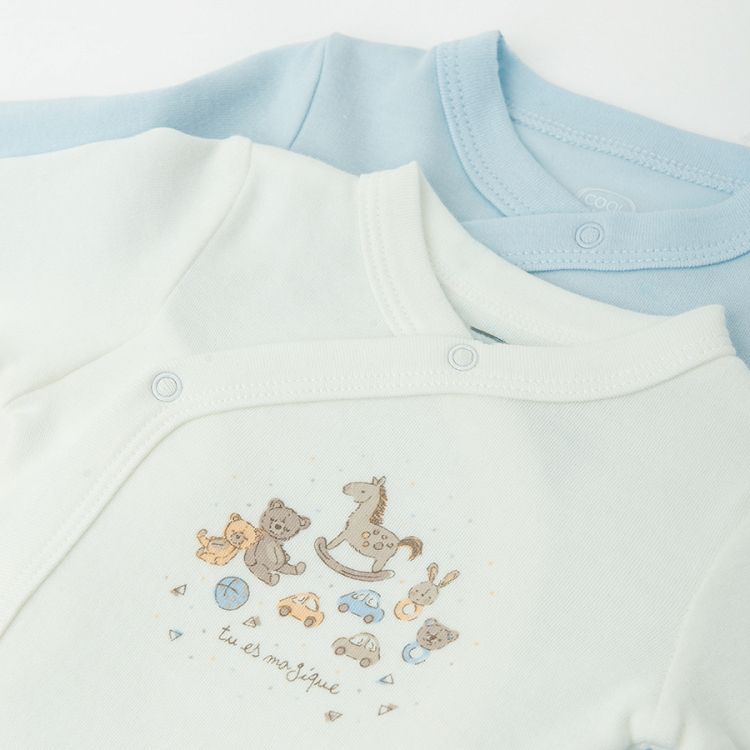 מארז בגדי גוף מעטפת שרוול ארוך 2 יח' - לבן וכחול עם הדפס דובים וצעצועים לתינוק