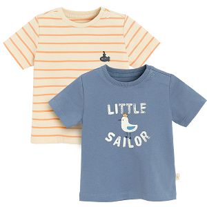 חולצת טי מפוספסת עם הדפס 'Little Sailor'
