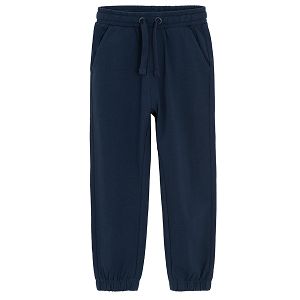 מכנס טרנינג בצבע כחול כהה עם חוט