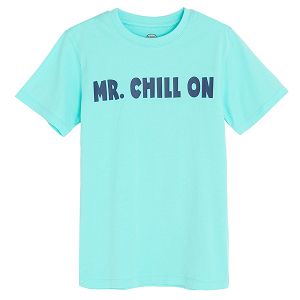 חולצת טריקו בצבע טורקיז עם הדפס 'MR CHILL ON'