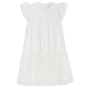 שמלה לבנה עם שרוולים קצרים