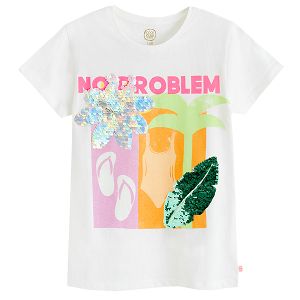 חולצת טריקו לבנה עם הדפס בנושא קיץ וכיתוב 'No problem'