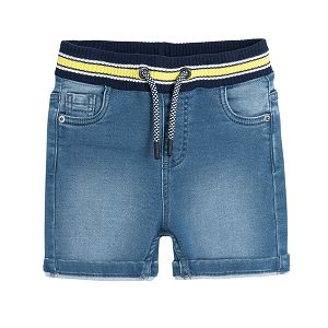 ג'ינס קצר עם חוט