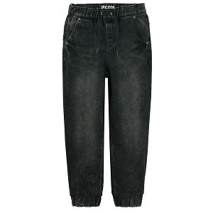 ג'ינס שחור עם חוט